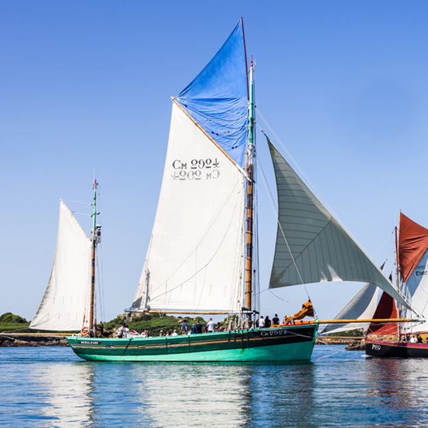 UN COUTEAU ICONIQUE FABRIQUÉ DANS LE BORDÉ DE COQUE D'UN ANCIEN THONIER